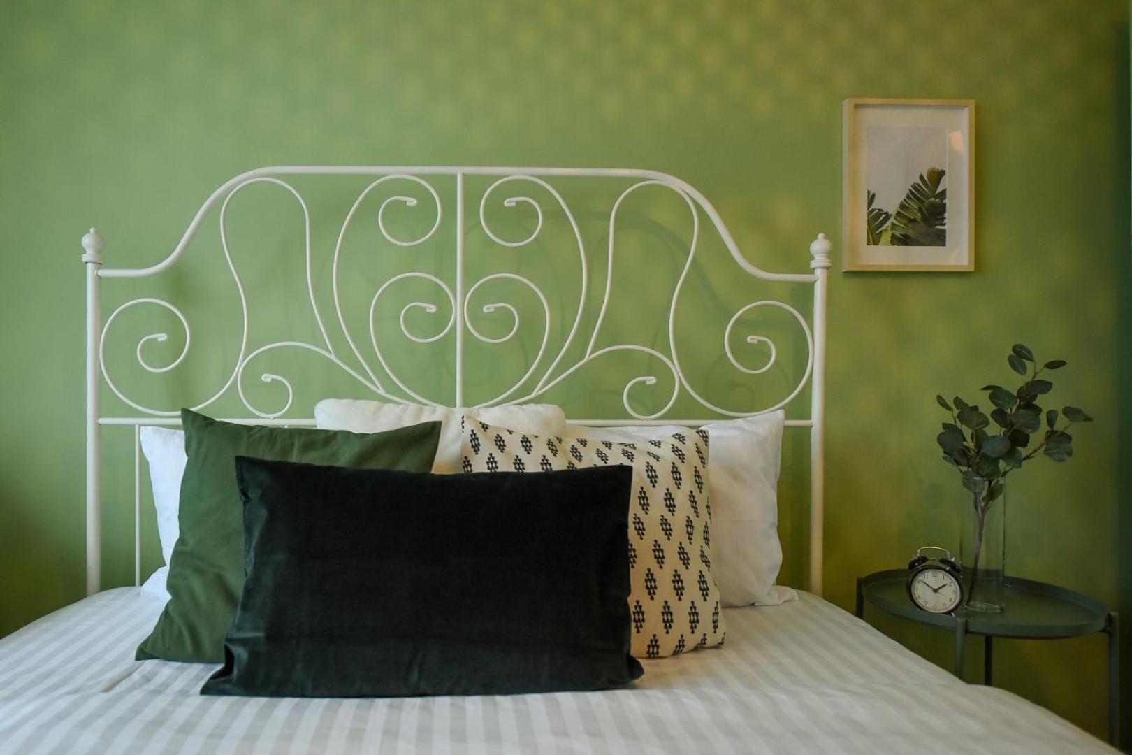 Chic Accommodation With Breathtaking Views Over Calea Victoriei - Your Central Heaven Bükreş Oda fotoğraf